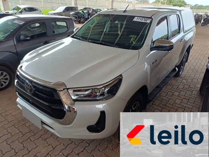 TOYOTA HILUX 24/25
