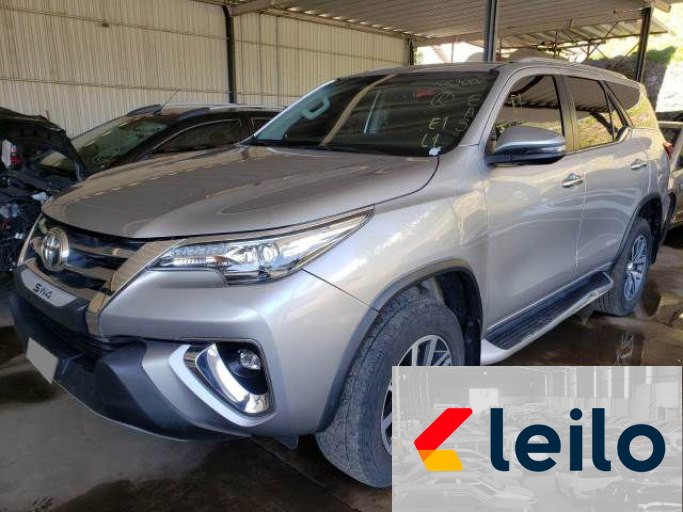 TOYOTA HILUX SW4 17/18