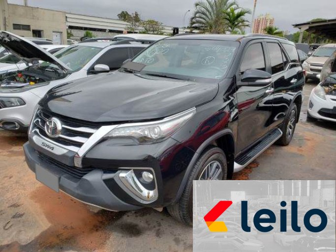 TOYOTA HILUX SW4 17/17