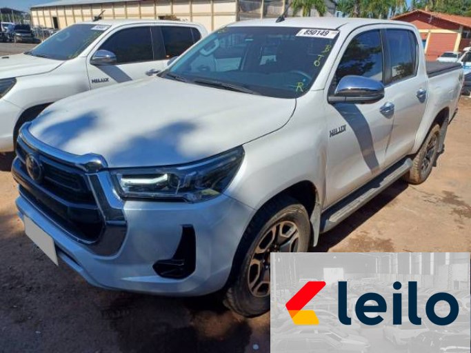 TOYOTA HILUX 23/24